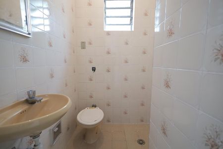 Casa à venda com 140m², 3 quartos e 2 vagas Casa à venda com 140m², 3 quartos e 2 vagasBanheiro