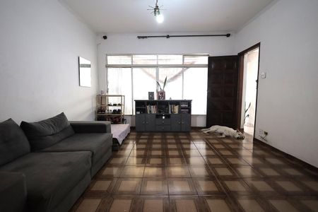 Casa à venda com 140m², 3 quartos e 2 vagas Casa à venda com 140m², 3 quartos e 2 vagasSala