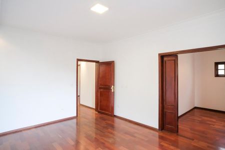 Casa à venda com 490m², 4 quartos e 6 vagasSuíte 3