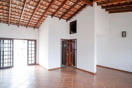 Casa à venda com 490m², 4 quartos e 6 vagasVaranda