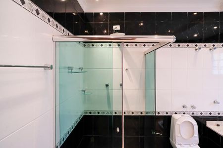 Casa à venda com 490m², 4 quartos e 6 vagasBanheiro da suíte 3