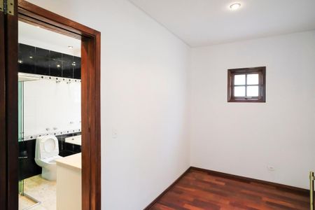 Casa à venda com 490m², 4 quartos e 6 vagasSuíte 3