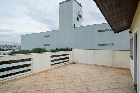 Casa à venda com 490m², 4 quartos e 6 vagasVaranda 