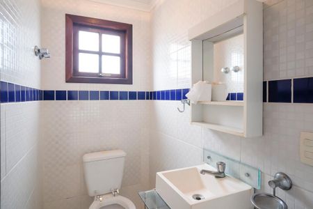 Casa à venda com 490m², 4 quartos e 6 vagasBanheiro varanda