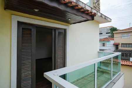 Casa à venda com 490m², 4 quartos e 6 vagasVaranda da suíte 1