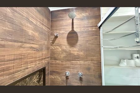 Apartamento à venda com 43m², 2 quartos e 1 vaga Apartamento à venda com 43m², 2 quartos e 1 vagaBanheiro