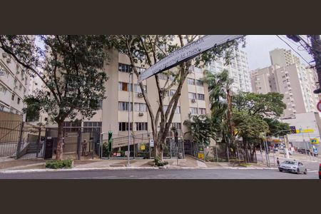 Studio à venda com 27m², 1 quarto e sem vaga Studio à venda com 27m², 1 quarto e sem vagaFachada