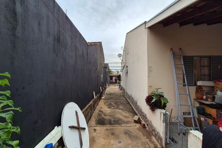 Casa à venda com 488m², 3 quartos e 8 vagas Casa à venda com 488m², 3 quartos e 8 vagasCorredor