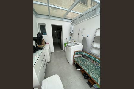 Apartamento à venda com 117m², 2 quartos e 1 vaga Apartamento à venda com 117m², 2 quartos e 1 vagaÁrea de Serviço