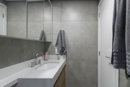 Apartamento à venda com 58m², 2 quartos e 1 vaga Apartamento à venda com 58m², 2 quartos e 1 vagaBanheiro da Suíte