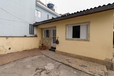 Casa para alugar com 70m², 2 quartos e sem vaga Casa para alugar com 70m², 2 quartos e sem vagaVaranda