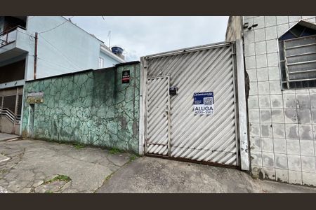 Casa para alugar com 70m², 2 quartos e sem vaga Casa para alugar com 70m², 2 quartos e sem vagaFachada + Placa