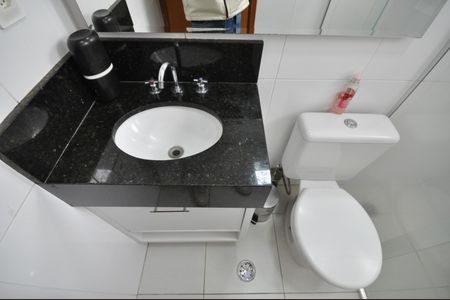 Casa de condomínio para alugar com 63m², 2 quartos e 1 vagaBanheiro do Quarto Suíte