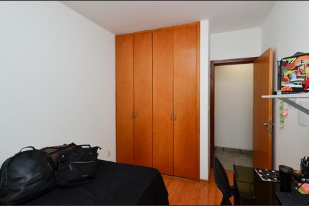 Apartamento à venda com 70m², 2 quartos e 2 vagasQuarto2