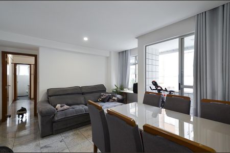 Apartamento à venda com 70m², 2 quartos e 2 vagasSala
