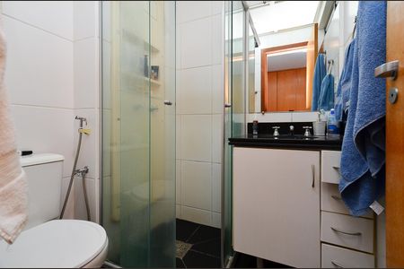 Apartamento à venda com 70m², 2 quartos e 2 vagasBanheiro da suite
