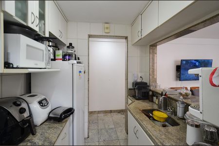 Apartamento à venda com 70m², 2 quartos e 2 vagasCozinha