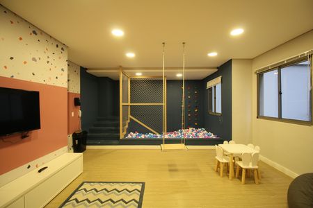 Apartamento para alugar com 37m², 2 quartos e sem vagaÁrea comum - Brinquedoteca