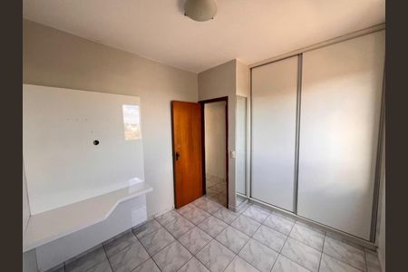 Quarto de apartamento para alugar com 2 quartos, 57m² em Santa Mônica, Uberlândia