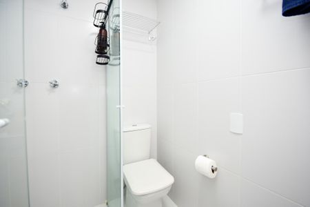 banheiro de kitnet/studio à venda com 1 quarto, 29m² em Pinheiros, São Paulo