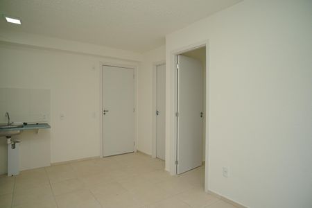 Sala de apartamento para alugar com 2 quartos, 51m² em Várzea das Mocas, São Gonçalo