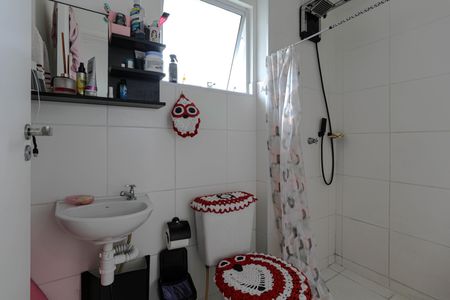 Casa de condomínio para alugar com 77m², 2 quartos e 1 vaga Casa de condomínio para alugar com 77m², 2 quartos e 1 vagaBanheiro