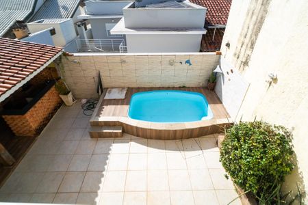 Casa de condomínio para alugar com 320m², 3 quartos e 4 vagas Casa de condomínio para alugar com 320m², 3 quartos e 4 vagasVista da Sala de TV
