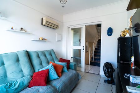 Casa de condomínio para alugar com 320m², 3 quartos e 4 vagas Casa de condomínio para alugar com 320m², 3 quartos e 4 vagasSala de TV