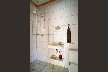 Casa de condomínio para alugar com 320m², 3 quartos e 4 vagas Casa de condomínio para alugar com 320m², 3 quartos e 4 vagasBanheiro de serviço