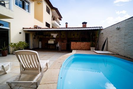 Casa de condomínio para alugar com 320m², 3 quartos e 4 vagas Casa de condomínio para alugar com 320m², 3 quartos e 4 vagasQuintal