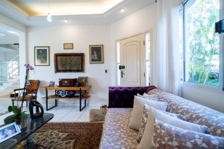 Casa de condomínio para alugar com 320m², 3 quartos e 4 vagas Casa de condomínio para alugar com 320m², 3 quartos e 4 vagasSala