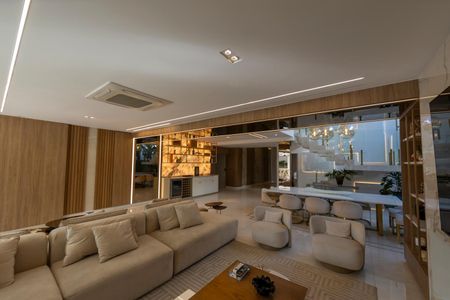 Casa de condomínio à venda com 740m², 4 quartos e 4 vagasSala