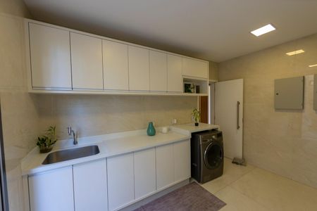 Casa de condomínio à venda com 740m², 4 quartos e 4 vagasÁrea de Serviço