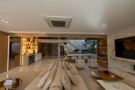 Casa de condomínio à venda com 740m², 4 quartos e 4 vagasSala