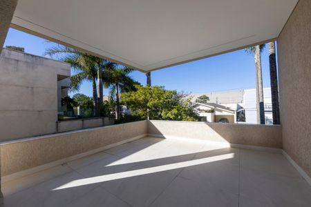 Casa de condomínio à venda com 740m², 4 quartos e 4 vagasVarnada da suite 3