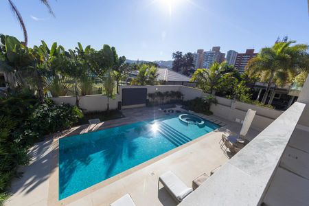 Casa de condomínio à venda com 740m², 4 quartos e 4 vagasVaranda 2