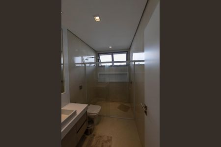 Casa de condomínio à venda com 740m², 4 quartos e 4 vagasBanheiro suite 1