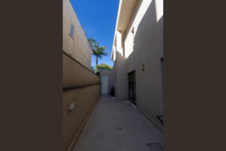 Casa de condomínio à venda com 740m², 4 quartos e 4 vagasCorredor