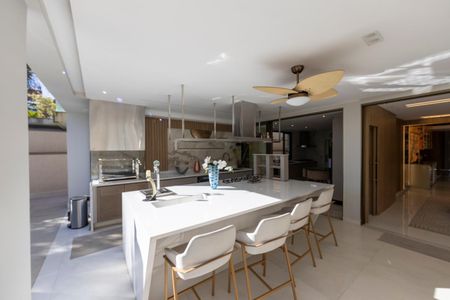 Casa de condomínio à venda com 740m², 4 quartos e 4 vagasÁrea gourmet