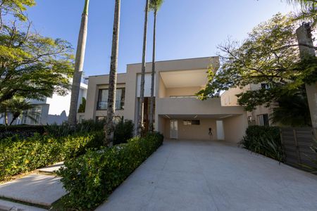 Casa de condomínio à venda com 740m², 4 quartos e 4 vagasFachada