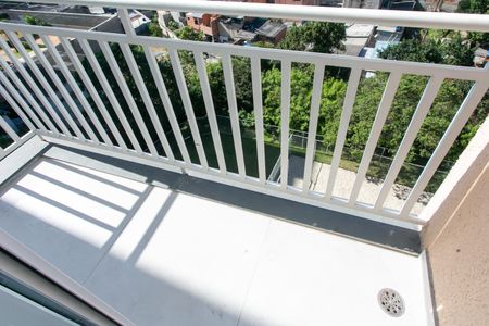 Varanda da Sala  de apartamento para alugar com 2 quartos, 47m² em Vila Carmosina, São Paulo