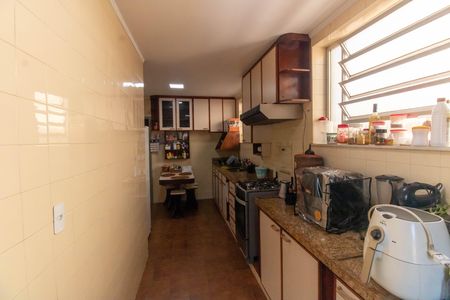 Casa à venda com 300m², 3 quartos e 8 vagas Casa à venda com 300m², 3 quartos e 8 vagasCozinha