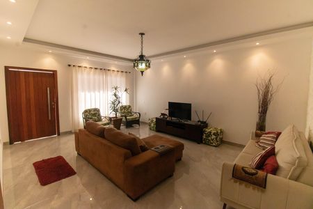 Sala de casa à venda com 3 quartos, 300m² em Cachoeira, Niterói