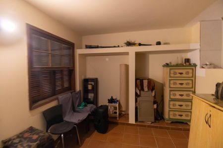 Casa à venda com 300m², 3 quartos e 8 vagas Casa à venda com 300m², 3 quartos e 8 vagasQuarto Externo