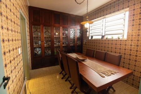 Casa à venda com 300m², 3 quartos e 8 vagas Casa à venda com 300m², 3 quartos e 8 vagasSala de Jantar