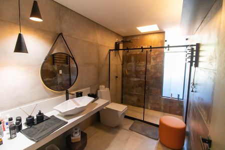 Casa à venda com 300m², 3 quartos e 8 vagas Casa à venda com 300m², 3 quartos e 8 vagasBanheiro Social