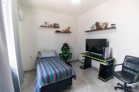 Casa à venda com 300m², 3 quartos e 8 vagas Casa à venda com 300m², 3 quartos e 8 vagasQuarto 1