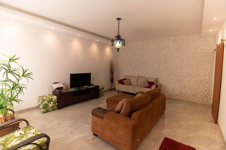 Sala de casa à venda com 3 quartos, 300m² em Cachoeira, Niterói