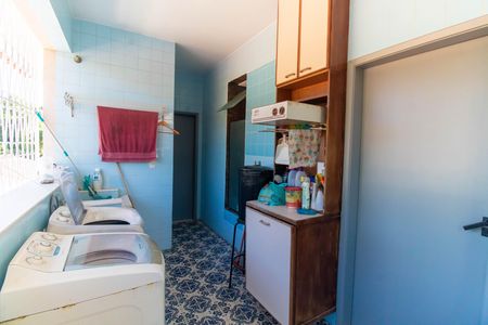 Casa à venda com 300m², 3 quartos e 8 vagas Casa à venda com 300m², 3 quartos e 8 vagasÁrea de Serviço