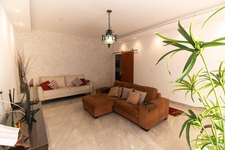 Sala de casa à venda com 3 quartos, 300m² em Cachoeira, Niterói